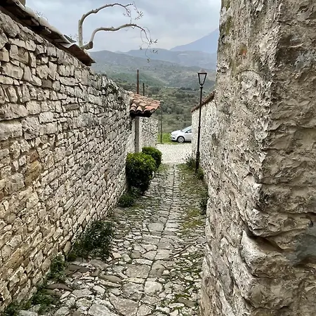 Castle Center Gasthuis Berat
