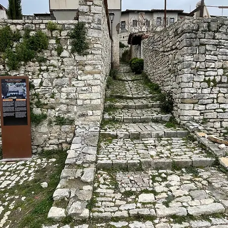 Castle Center Berat